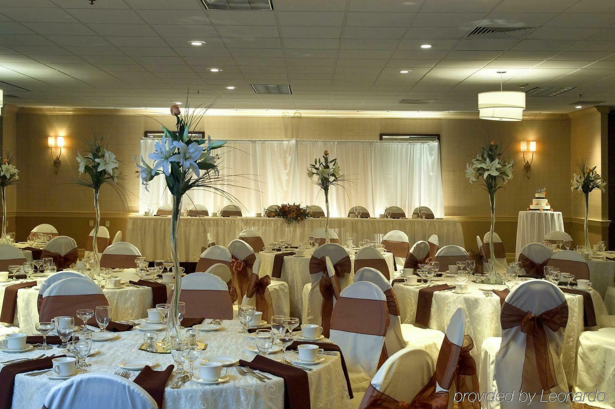 Best Western Plus Strongsville Cleveland Restaurant foto